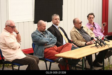 'Tűzvonalban' sajtótájékoztató-stock-foto