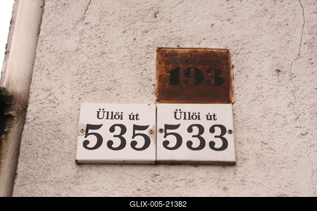 Üllői út - megmaradt házszámok-stock-foto