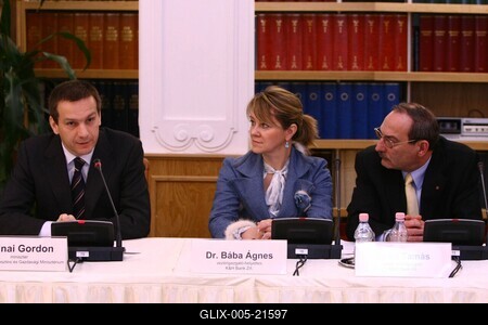 Vállalkozásfinanszírozási szerződések aláírása-stock-foto