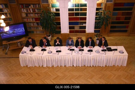 Vállalkozásfinanszírozási szerződések aláírása-stock-foto