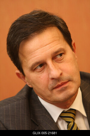 Gazdasági Egyeztető Fórum-stock-foto