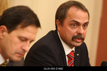 Gazdasági Egyeztető Fórum-stock-foto