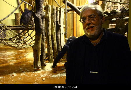 Megjelent Verebes István első regénye-stock-foto