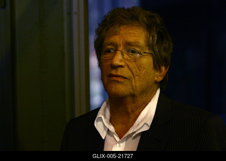 Megjelent Verebes István első regénye-stock-foto