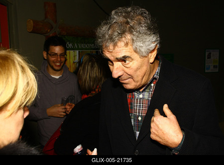 Megjelent Verebes István első regénye-stock-foto