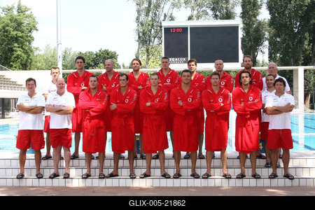 Vízilabdarelikvia-gyűjtés a Hajós Alfréd Sportuszodában-stock-foto