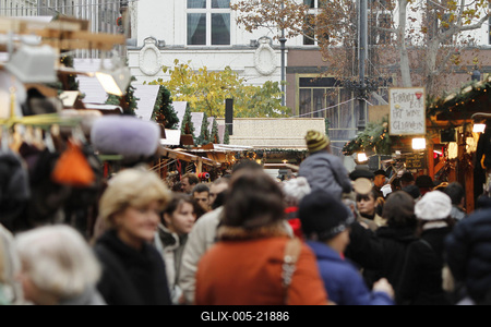 Karácsonyi vásár a Vörösmarty téren-stock-foto