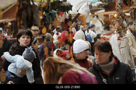 Karácsonyi vásár a Vörösmarty téren-stock-foto