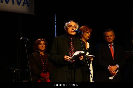 Megnyitotta kapuit az idei World Press fotókiállítás a Millenáris park fogadójában.-stock-foto