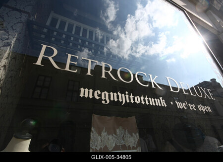 Retrock Deluxe üzlet-stock-foto