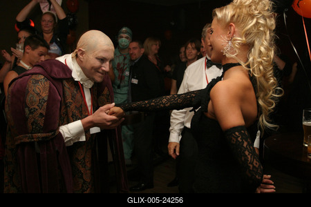 Halloween parti Barátok közt-stock-foto