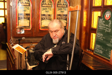 Hobo Blues Band: Halj
meg és nagy leszel!-stock-foto