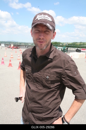 Kisasszony lány rács 2010-stock-foto