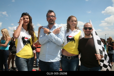 Kisasszony lány rács 2010-stock-foto