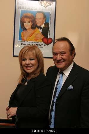 Kordáék a Föld körül-stock-foto