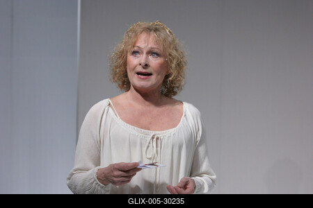 Dacia Maraini: A Királynő teste-stock-foto