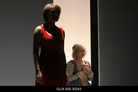 Dacia Maraini: A Királynő teste-stock-foto