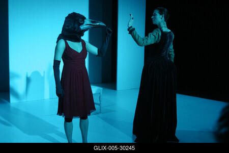 Dacia Maraini: A Királynő teste-stock-foto