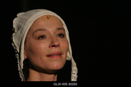 Dacia Maraini: A Királynő teste-stock-foto