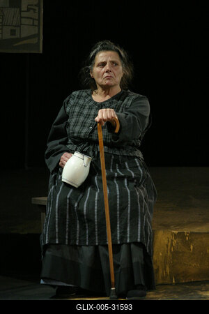 Ödön von Horváth: Mesél a bécsi erdő-stock-foto