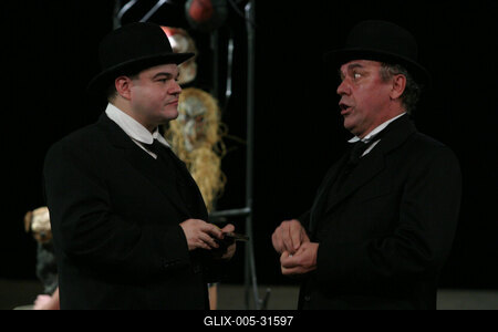 Ödön von Horváth: Mesél a bécsi erdő-stock-foto