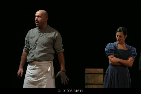 Ödön von Horváth: Mesél a bécsi erdő-stock-foto