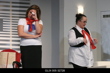 Mark Dunn: Öt nő az esőben-stock-foto