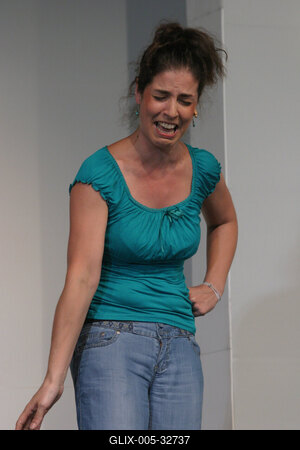 Mark Dunn: Öt nő az esőben-stock-foto