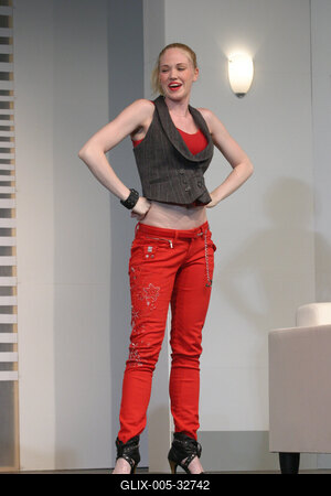 Mark Dunn: Öt nő az esőben-stock-foto