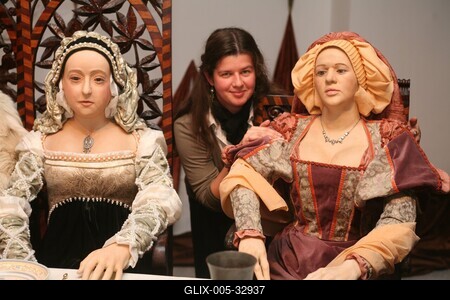 Hírességek a Reneszánsz Panoptikumban-stock-foto