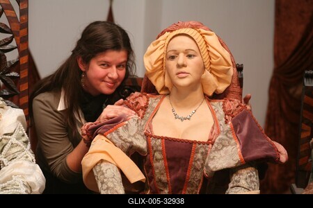 Hírességek a Reneszánsz Panoptikumban-stock-foto