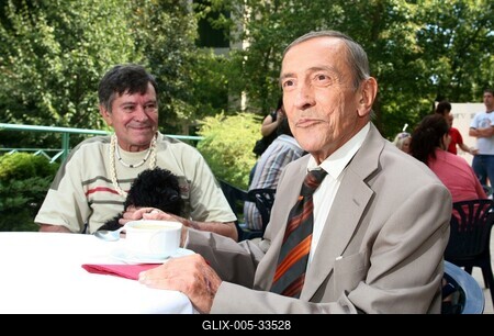 Antal Imre 72 éves-stock-foto