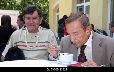 Antal Imre 72 éves-stock-foto