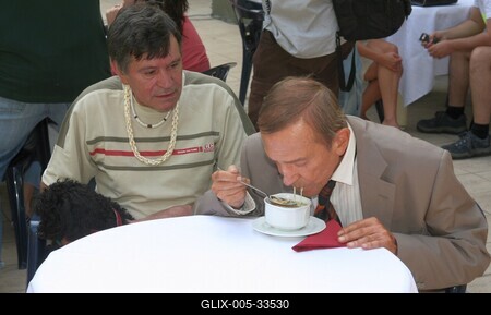 Antal Imre 72 éves-stock-foto