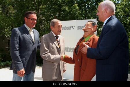 Antal Imre 72 éves-stock-foto