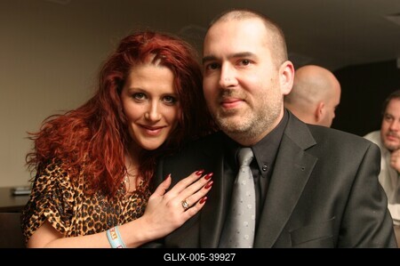 Jóban Rosszban szülinapi party-stock-foto