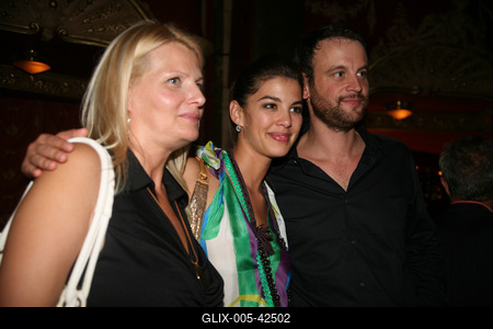 Szép nyári nap buli a Moulin Rouge-ban-stock-foto