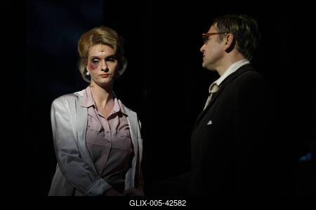 Fényes Szabolcs – Bacsó Péter - G. Dénes György: Szerdán tavasz lesz!-stock-foto