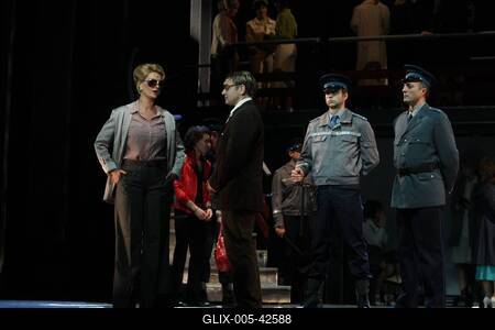 Fényes Szabolcs – Bacsó Péter - G. Dénes György: Szerdán tavasz lesz!-stock-foto