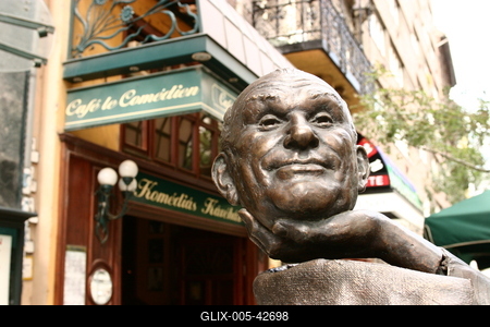 Hofi-szobor a Nagymező utcában-stock-foto