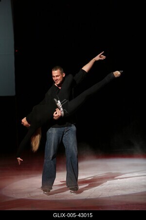 Bemutatkoztak a 'Sztárok a jégen' című műsornak a szereplői-stock-foto