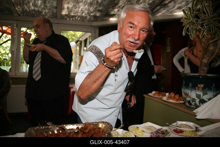 Táncdalénekesek, zenészek a Remízben-stock-foto