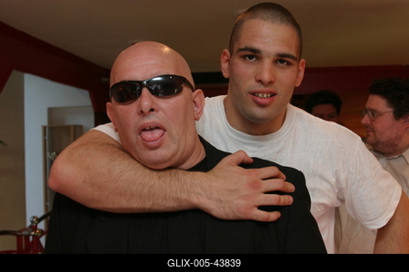 Török Ádám és fia-stock-foto