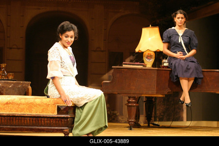 Heltai Jenő: A Tündérlaki lányok-stock-foto