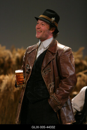 Móricz Zsigmond: Úri muri-stock-foto