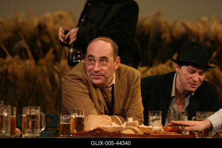 Móricz Zsigmond: Úri muri-stock-foto