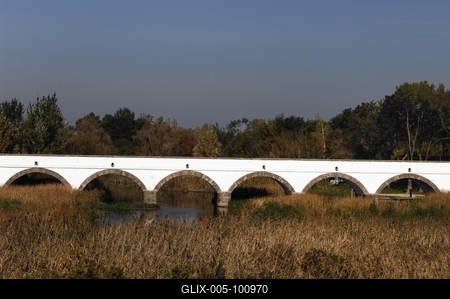 Kilenclyukú híd a Hortobágyon-stock-foto