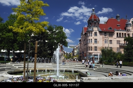 Szeged belvárosa, Dugonics tér és az Ungár-Mayer-palota-stock-foto