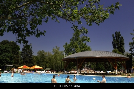 A Büki Gyógyfürdő-stock-foto