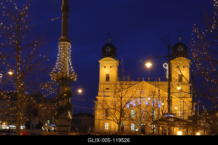Debrecen belvárosa és a Református Nagytemplom-stock-foto